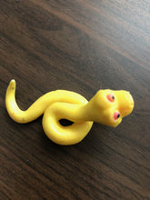 Load image into Gallery viewer, Yellow snake - no tracking quantity, has compare price, variants